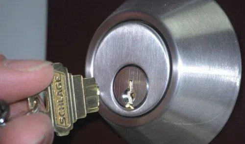 Royal Locksmith Store Raleigh, NC 919-867-4518 - key-broke-in-lock